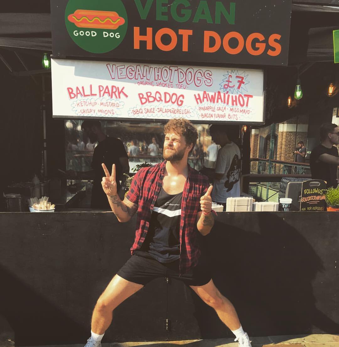 📷 “Shoutout <a href="/gooddogvegan/">Good Dog Vegan</a> your BBQ hotdog knocked my feckin socks off at the London Craft Beer Festival. Man that jalapeño relish is so addictive. Plus no sad animals  #kindfood 💪🌭 #DontAskAboutTheLunge #lcbf” (<a href="/JayMcGuiness/">Jay McGuiness</a> on Instagram) #McGuinessDaily