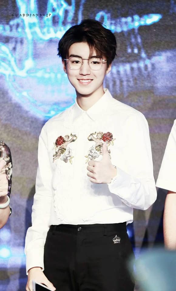 lethao1703's tweet photo. [180802] Tổng hợp hình ảnh Khải Ca
-----
má ơi xinh quá điiiiiiiii😂 https://t.co/hBoySrHKkm