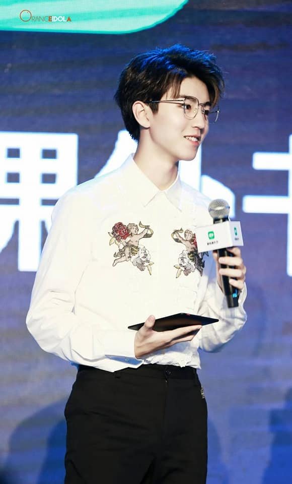 lethao1703's tweet photo. [180802] Tổng hợp hình ảnh Khải Ca
-----
má ơi xinh quá điiiiiiiii😂 https://t.co/hBoySrHKkm