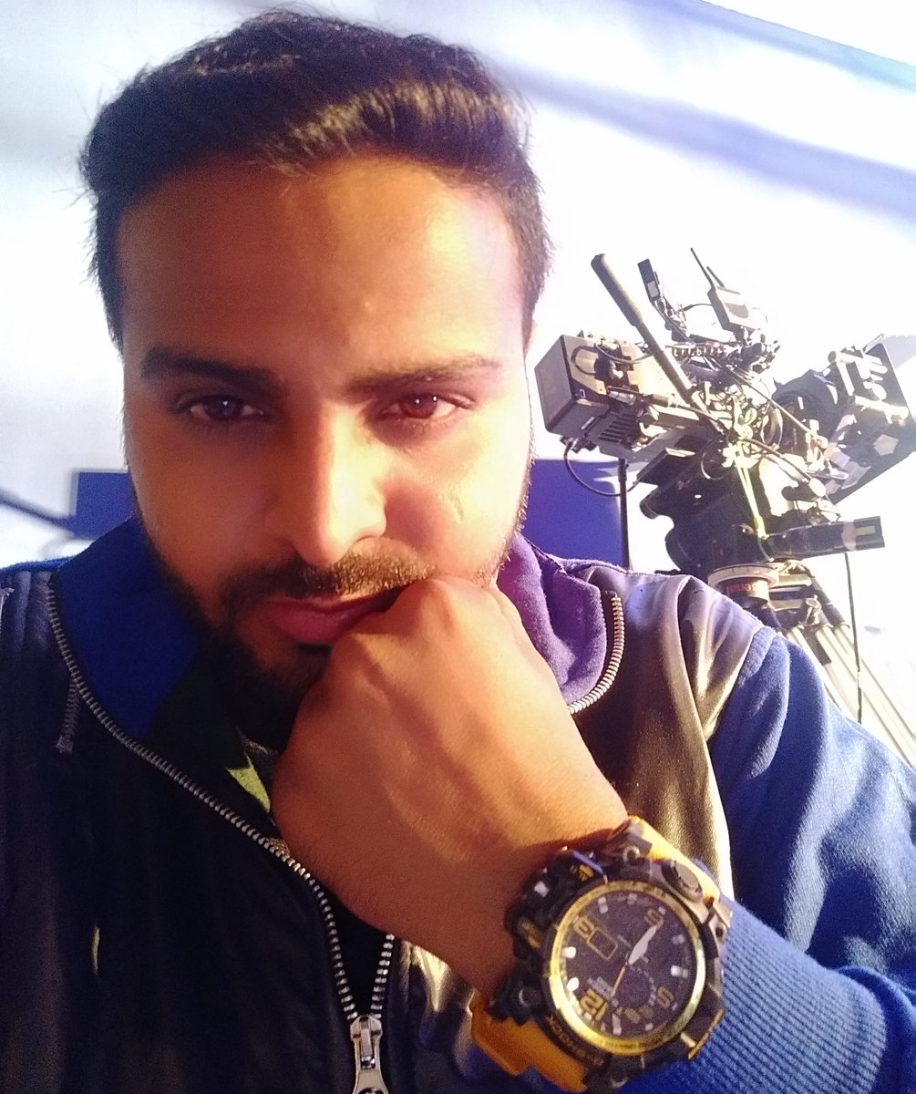 shaikharyan32's tweet photo. Happy Friendship Day
#Surprise #SomethingSpecial #DreamComeTrue #FunBetweenShoot #ShootLife #Shooting #BehindTheCamera https://t.co/qX4wHU9zPd