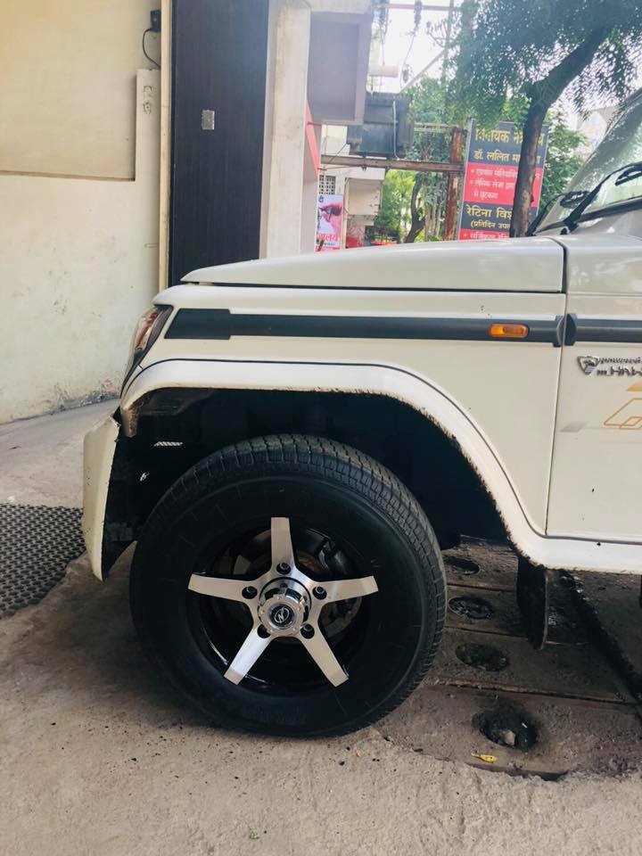 Mahindra Bolero With Alloy Wheels