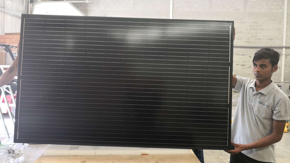 Made in Dubai
300watt-mono（1640*992*35mm）/60cells-black 
270watt-poly（1640*992*35mm）/60cells
12years warranty 
Made in UAE 
Dubai factory
Low price 
Contact:+971551106520
email：info@maysunsolar.com
#solarpanels
#solarpower
#solarenergy 
#solarsystem
#solarpumps
#dubaisolar