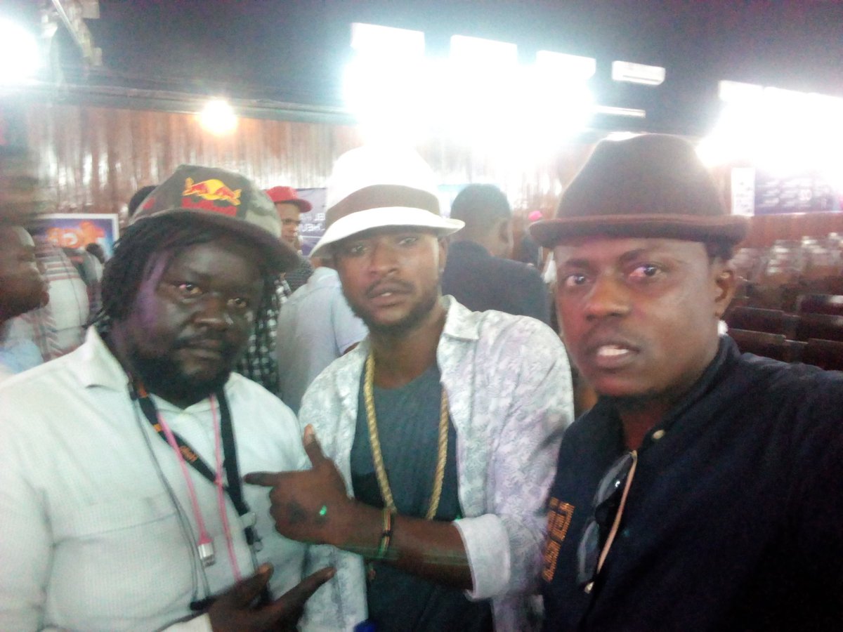 KiyambuPatrick's tweet photo. Belle initiative un moment d'echange, partage d'experience entre artiste dans toutes les dicipline
@KatengoMafo @Muyumba @cjvrdc_ @Armandyav2  #Biso
En jeux de leur=election
Reveil culturel=instance de prise de decision
Pour defendre le secteur culturel congolais 
#Preingeindou https://t.co/NYewG1K9yI