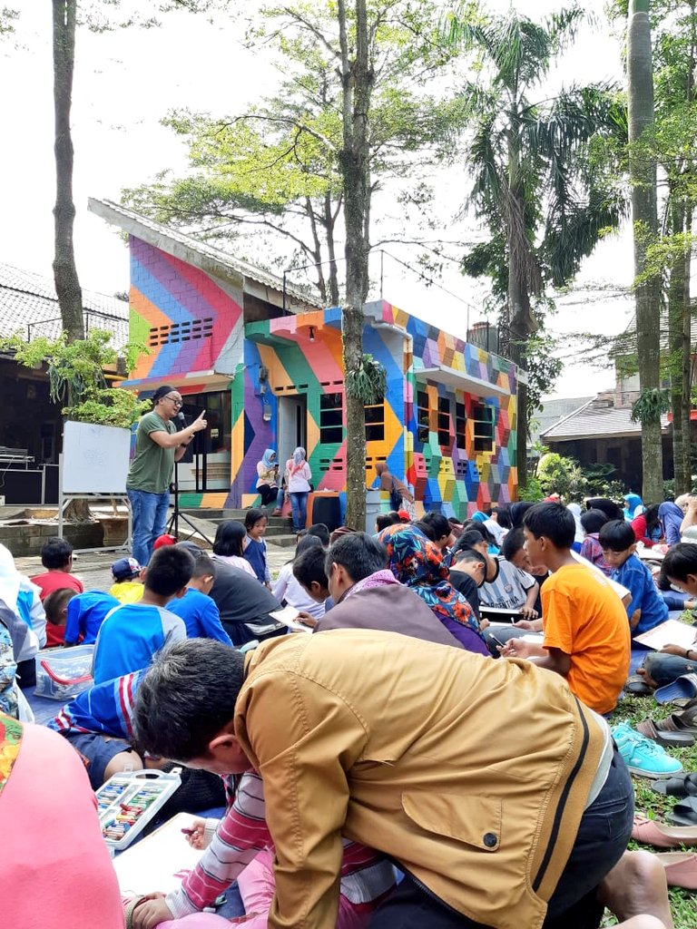 Kegiatan belajar hari ini di kandank jurank doank....