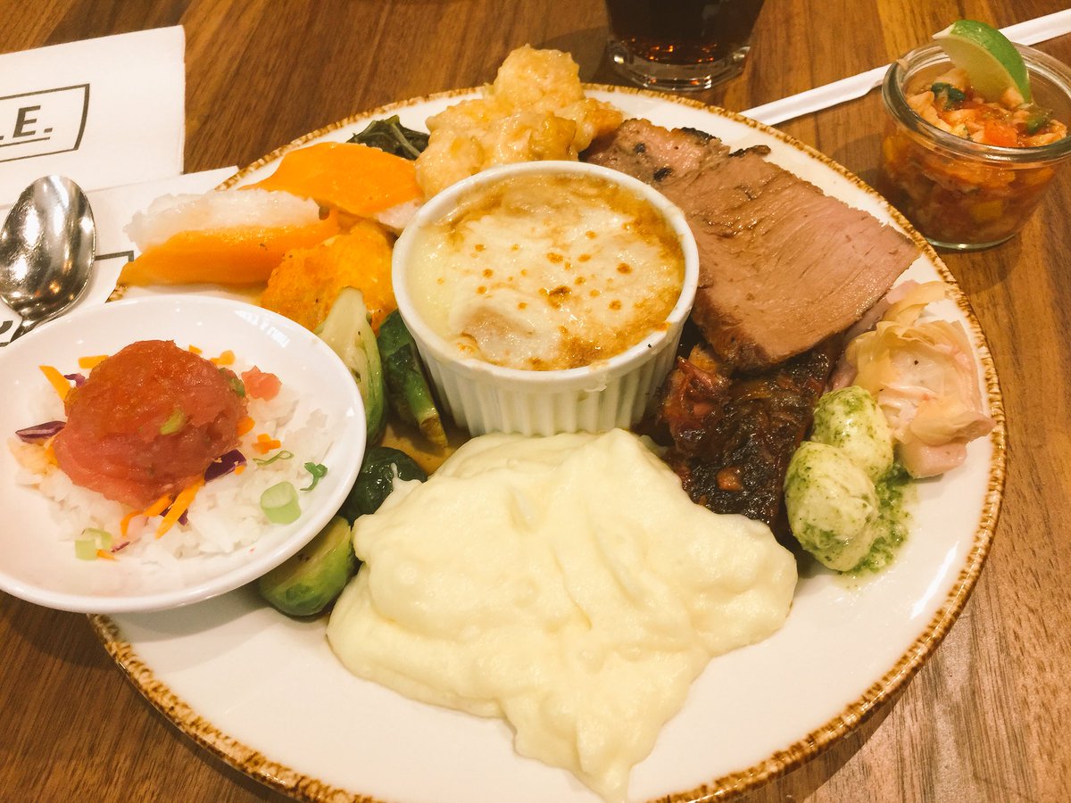 jupy314's tweet photo. Went to dinner with one of my colleagues tonight though. We had a goooood dinner. #AYCEbuffet #LasVegas #EVO https://t.co/VDqs5fK4No