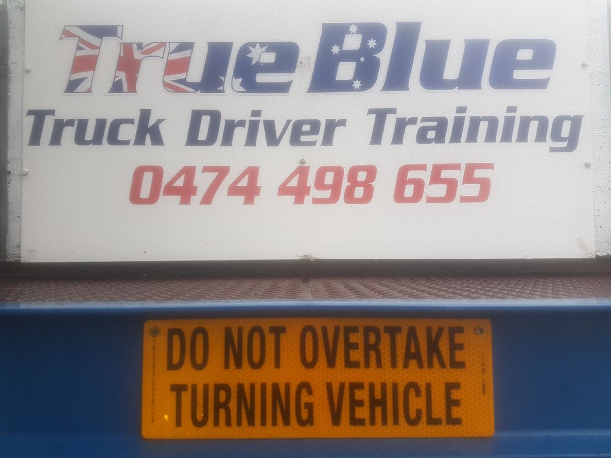 TrueBlueTruck's tweet photo. Are you aware of the road rules? Heavy Rigid Truck Driver Training in Perth https://t.co/KQGVa62SHP https://t.co/7XGeconw5D
