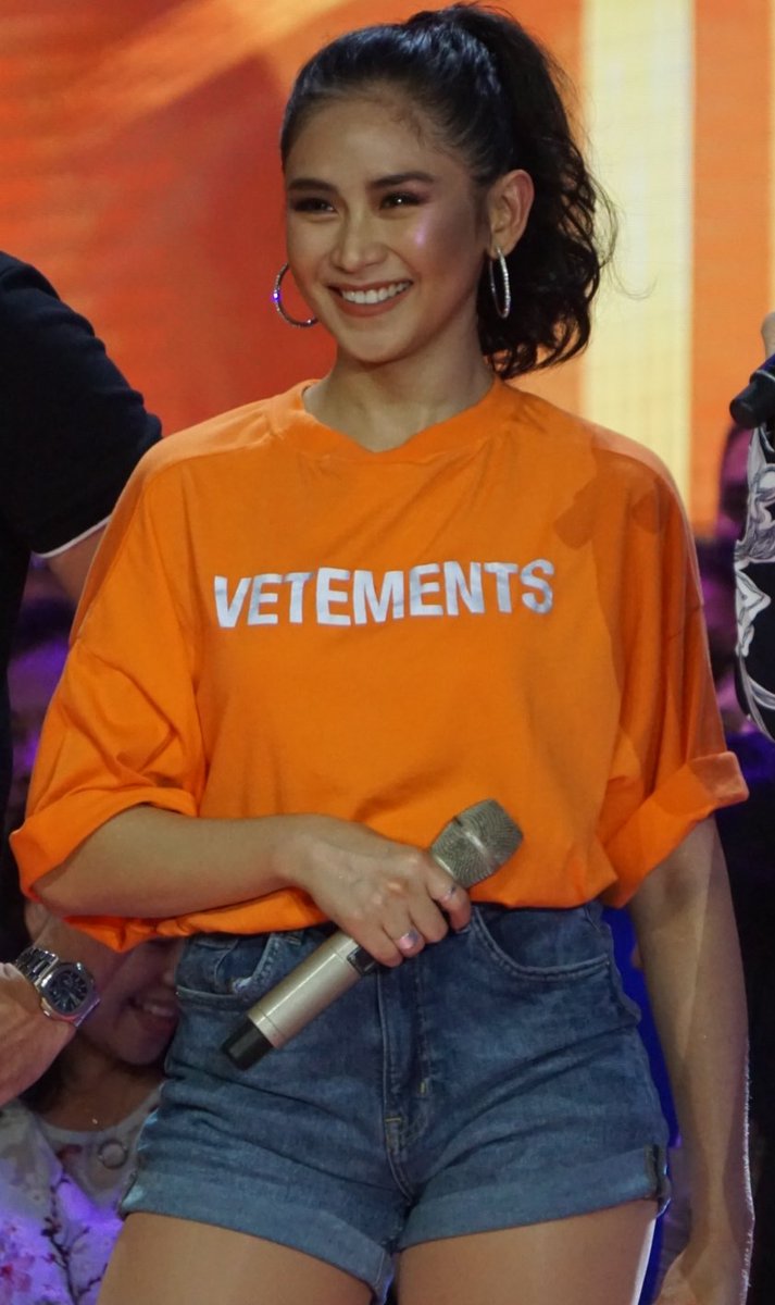 calasher10's tweet photo. Pag uwi q talaga ng pinas .. kahit saan ka mgpunta @JustSarahG pupuntahan kita para makita na kita.. sobrang lapit q lang sa balintawak cloverleaf ayala mall kaya lang nandto aq ngaun sa uae .. huhu may tamang panahon talaga para makita kita ng peraonal

#SarahGASAPBdayProd https://t.co/Olj6YbGd8h