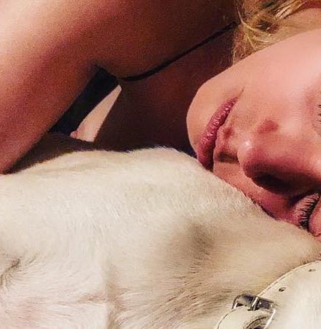 Amber Heard nip slip boobs pop out deleted Instagram photo #