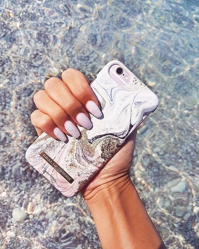 ✨ GOLDEN GLAMOUR ✨ Shop your favorite phone case @idealofsweden and use my code ANOUK2018 to get 20% off 🙌🏽 This code is valid till 6-8-2018! #iDealofSweden #GoldenGlamour #PhoneCase #iPhone