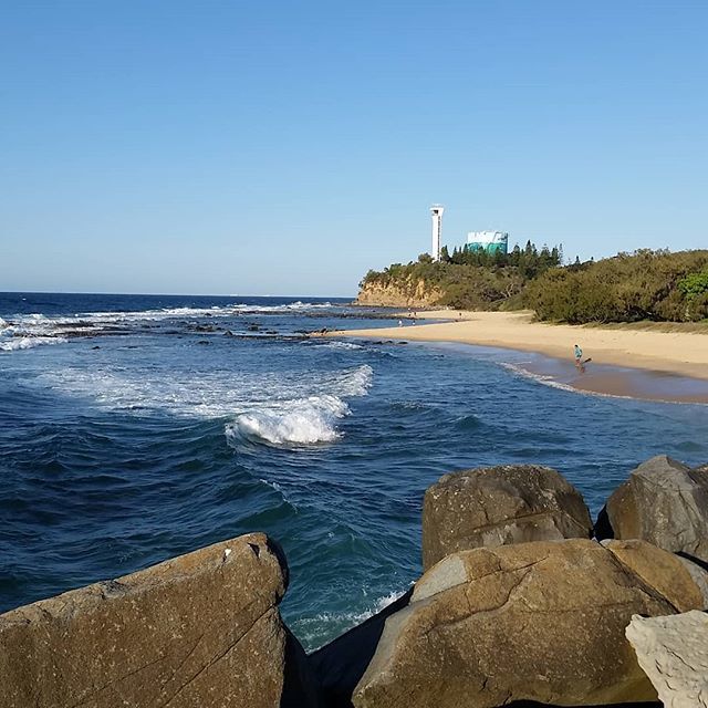 ozmule's tweet photo. End of the rock wall 
#exercise 
#beachlife 
#oceanside 
#ptcartwright 
#sunshinecoast https://t.co/DM0c0GxqTB https://t.co/VeD7pSc2w8