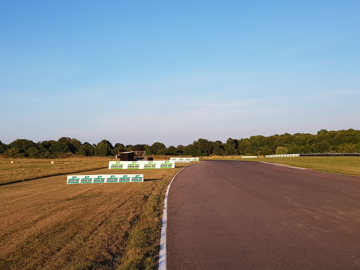 RockOilNews's tweet image. Race day @OfficialBSB #thruxtonBSB @thruxtonracing 👌 #rockoil