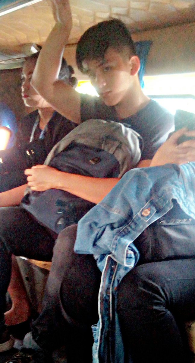 lookingforbotts's tweet image. Dunno who this guy is, but he just made all the stress I felt today at work go away.  😆

#randomguy #jeepneyride #cutie #kiddiemeal #gwapo #gwapongpinoy #gay #gaylife #pinoy #manila #taguig #Philippines #bae #hottie #Babyboy #cute #boynextdoor #eyecandy