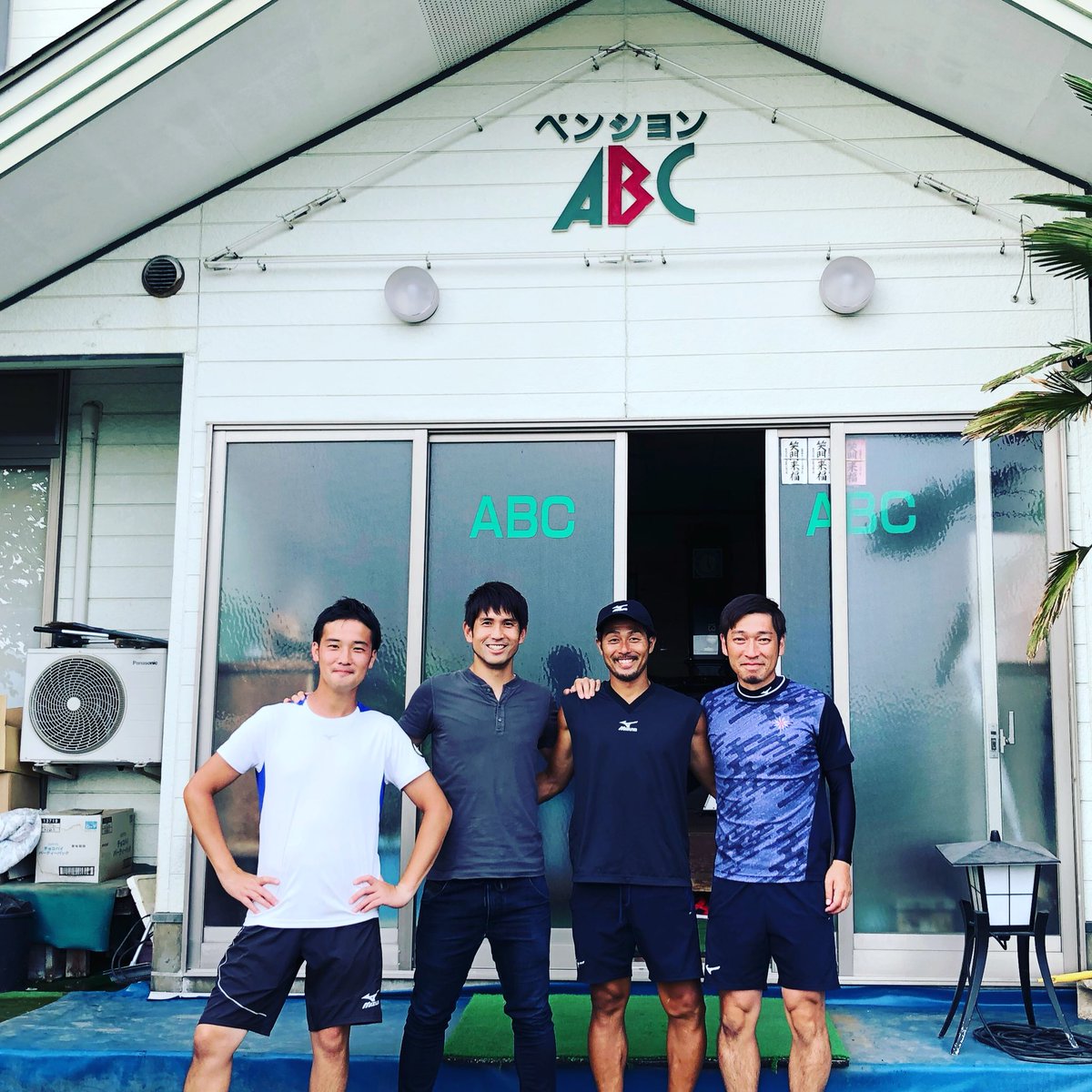 鈴木良介 夏の合宿 上海 仙台のソルティーロの子達も一緒に良い交流 更に宿舎もなかなか良い味出てる イチコーチ オチコーチ 大島コーチ本当にご苦労様です ソルティーロ スペシャルクラス