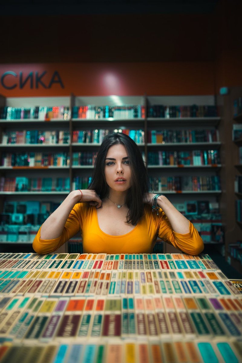 unsplash's tweet photo. Bookstore Portrait
feat. @jamakassi
https://t.co/hi68w4nXvX https://t.co/vEz3Fe7enz