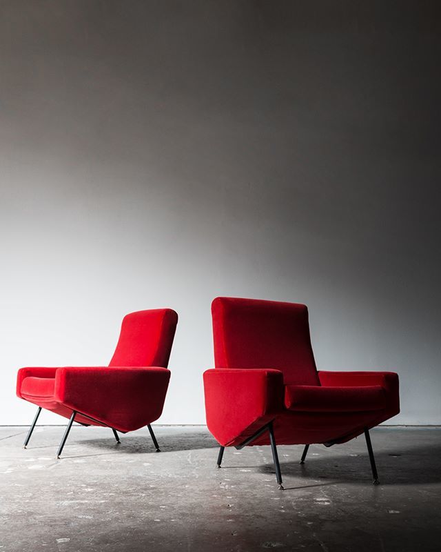 DECASOhome's tweet photo. #DECASO dealer @huntmodern, who will be exhibiting at the #DECASO pavilion at @fieldandsupply this October, gathers their carefully edited collection from all over the globe, with focus on European design of the 20th Century. Explore the collection, whic… https://t.co/fYGPcGxFWX https://t.co/owcgXWmxob