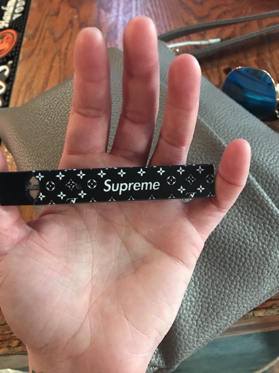 DontKnowTavern's tweet photo. It must have been #lit last night because someone lost their #JUUL #st8up https://t.co/iBuE9Crxmt