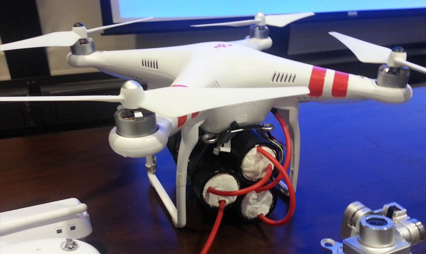 Monstruo__verde's tweet photo. A LO QUE AHORA LE TIENE MIEDO EL GOBIERNO 🤣🤣 PERO PORQUE? Si SOLO ES UN DRON CON UNA CÁMARA 
POSA PARA LA FOTO @NicolasMaduro https://t.co/3DZNf0hHGX