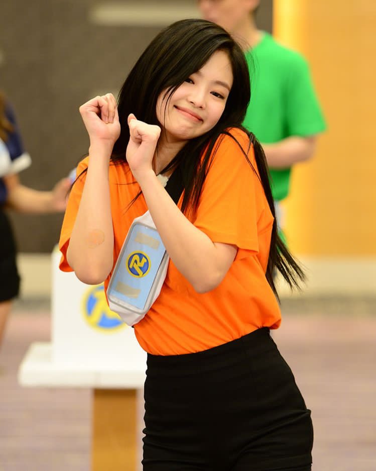 jenniepics's tweet image. 🍊🍊🍊