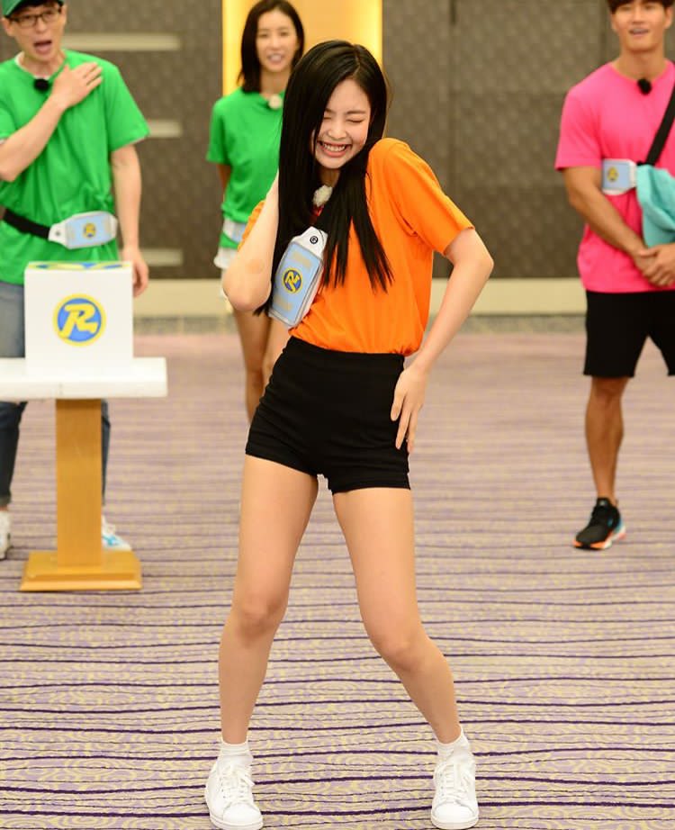 jenniepics's tweet image. 🍊🍊🍊