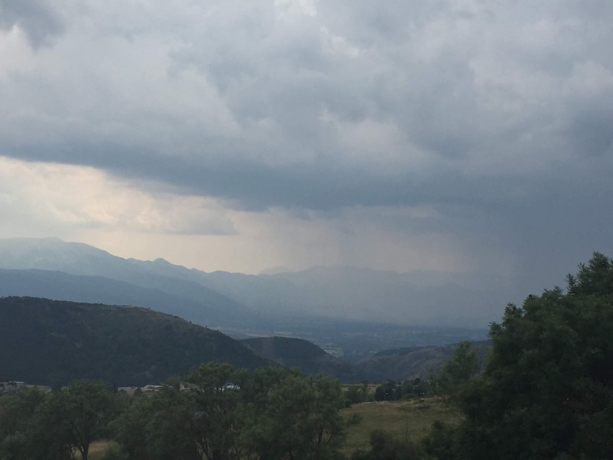 Meteo_Pyrenees's tweet photo. #orages #tempasta #ruixats depuis #fontromeu #Pyrenees #cerdanya #324eltemps https://t.co/hfhBoyLc87