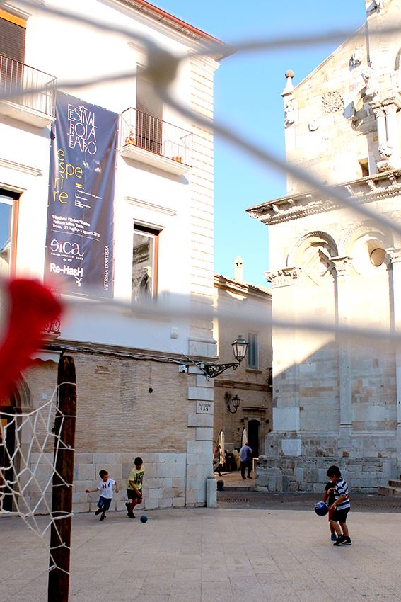 📆 IL PROGRAMMA DELLA GIORNATA - GIORNO 5 

Diamo inizio a questo ultimo giorno di festival che, siamo sicuri, continuerà a regalarci grandi emozioni!!! 👇
Leggi qui > bit.ly/2KvHPxr

#troiateatro18 #tuttunaltratroia #retecritica