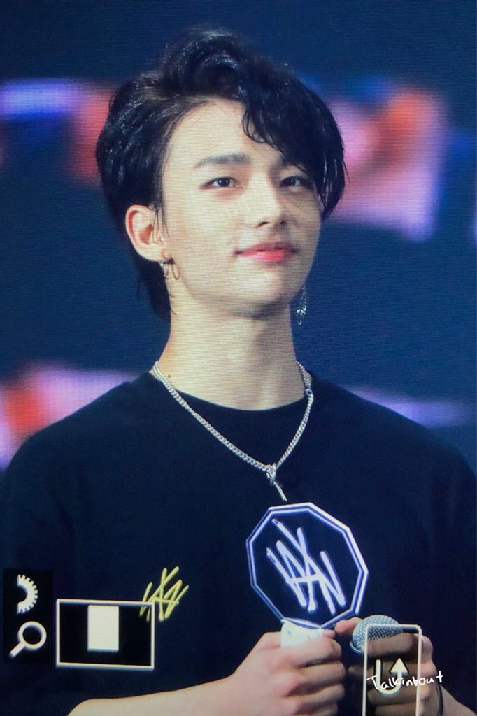 talkinbout0320's tweet photo. 180805 쇼케이스

#스트레이키즈 #현진 #황현진 #StrayKids #hyunjin #IamNOT https://t.co/PFqHHDR8Dr