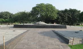 SouleFacts's tweet photo. Shanti Van samadhi of Nehru occupies 52.6 acres
Shakti Sthal samadhi of Indira Gandhi occupied over 45 acres
Veer Bhumi of Rajiv Gandhi occupies 15+ acres
Total 112.6 Acres.
Do we really need so much of land for a samadhi ? while Kasmiri Pandits live as refugee in cramped houses? https://t.co/LrBUByxCQV