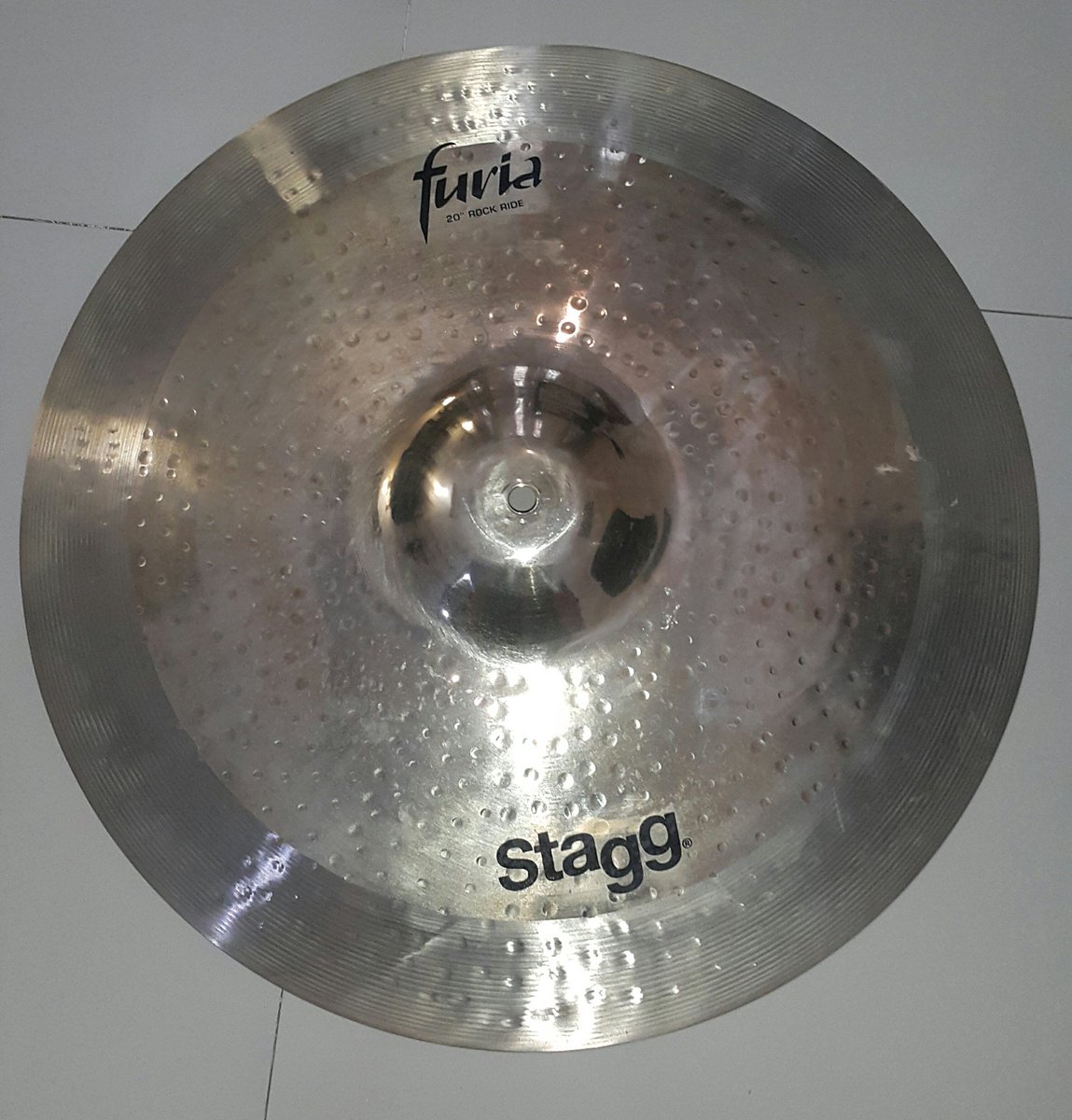 riska_andy's tweet photo. #WTS Stagg Furia rock ride 20" kondisi 90% like new,body tebal bgt.. CP 081232070887 @DrumBagus https://t.co/oY14hVBxdX
