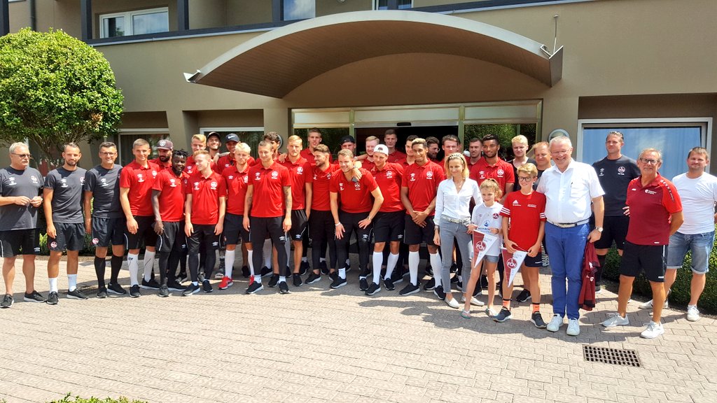 1_fc_nuernberg's tweet photo. Wir sagen: Servus Natz und danke für alles! ✌#fcn #FCNatz https://t.co/tYzfsvx5Dz