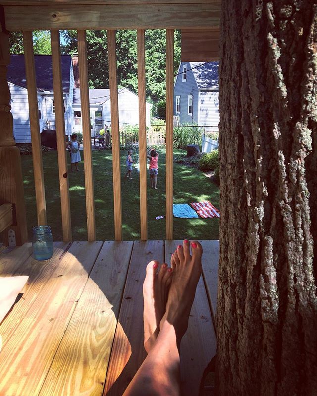 beccalikesrocks's tweet image. My view from the tree house. #houseproject #treehouse #hendricksons #backyardtime