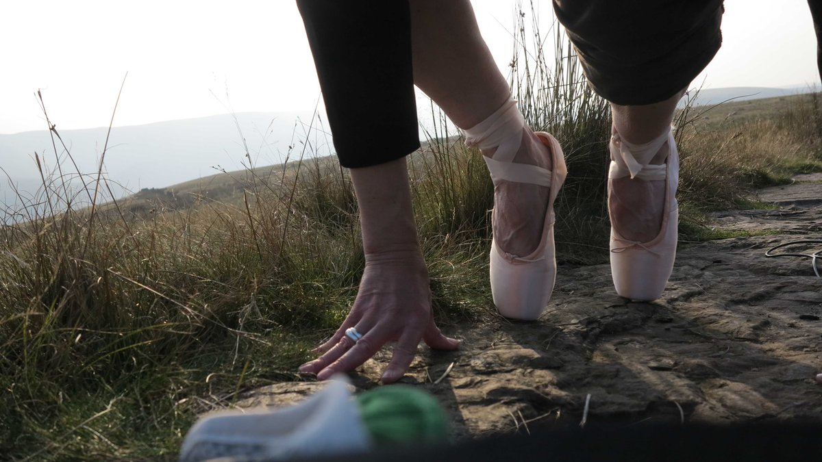 DerbyDancing's tweet photo. Day 60 of #200DaysofDance A nice day for a walk (or dance?!) in the @peakdistrict... π³ π» Inspiring pics by #dancer Alison Lloyd. Find out how to enter at https://t.co/8RUO6NLlto #DerbyDancing @DedaDerby @HLFEastmids @HighPeakLive #PeakDistrict https://t.co/ij47DeOQRY