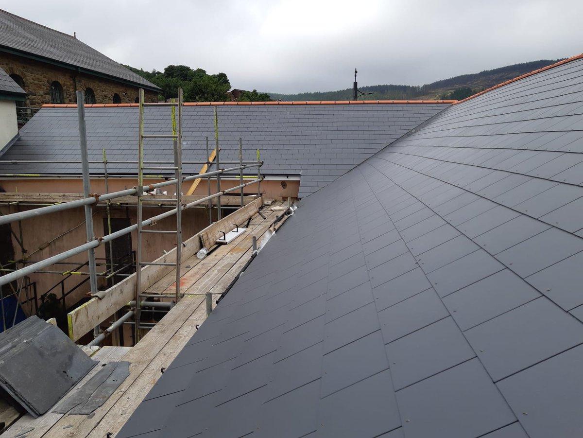 Another happy customer this week with their complete new slate roof supplied and installed on their bar and restaurant just outside Caerphilly South Wales

We are proud to be able to offer our customers a comprehensive range of high roofing  TEXT OR WHATSAPP 07976 741 770 😀😀