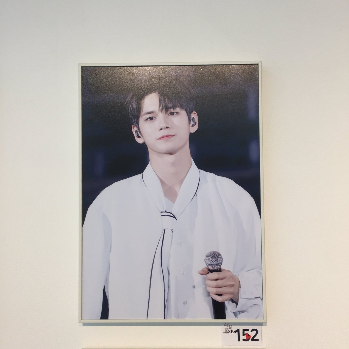 WANNAONE_JUJEOP's tweet photo. #OOO_two 전시회 입구부터 울컥했어요😭모든 사진에 애정이 가득한 게 느껴지고, 워너원과 워너블이 하나 되어 걸어온 1년이 하나도 빠짐없이 다 예쁜 추억들 뿐이라서 또 한 번 울컥했네요😢❣️소중한 시간 만들어주셔서 감사해요☺️내 가수, 1년동안 고생했어 오래보자 우리 사랑해❤️ https://t.co/L4JfreDqil