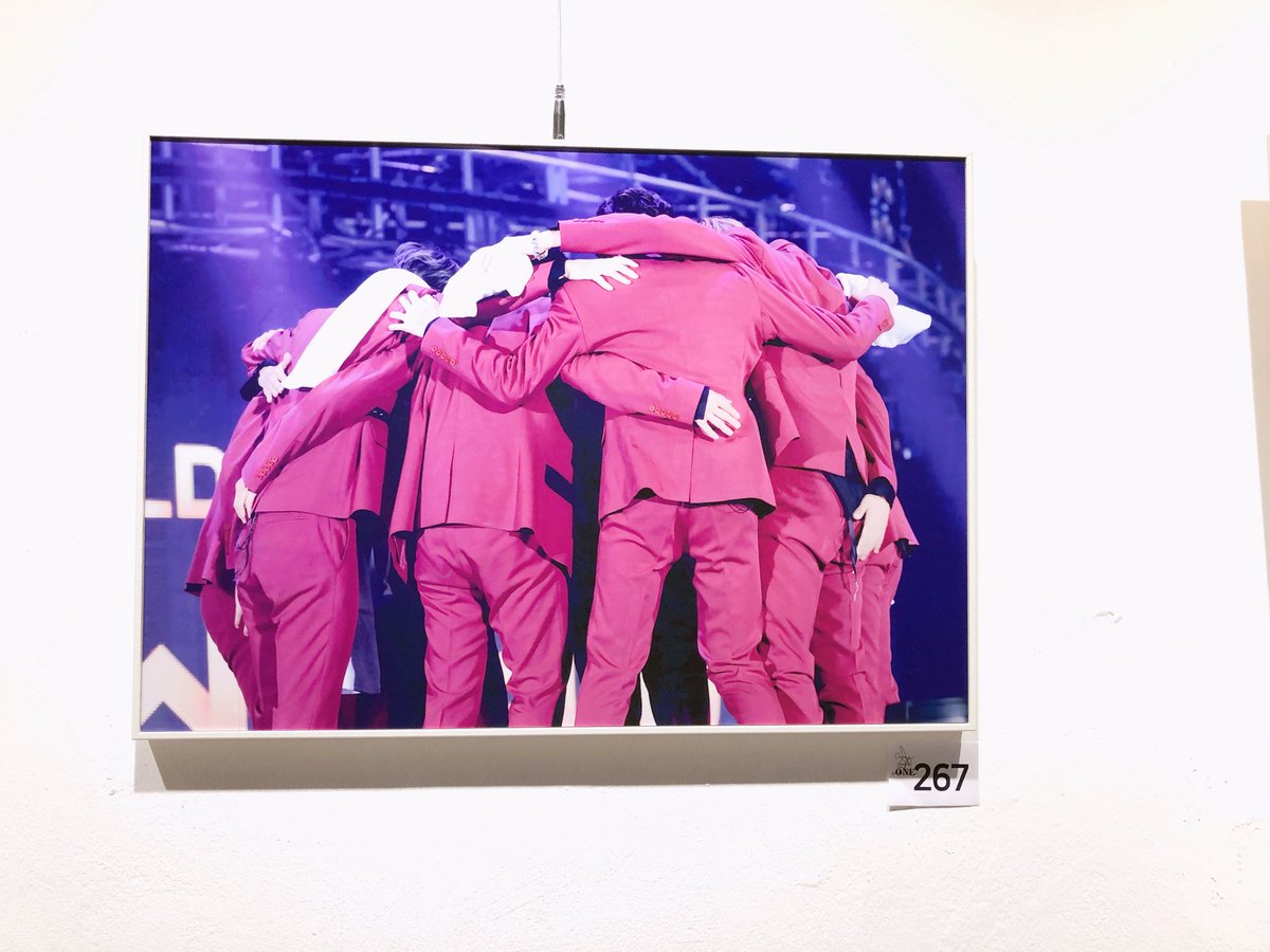 rlaskduskjh00's tweet photo. 저의 첫 전시회가one of one 이여서 넘 좋았어요 그리고 첫번째로 입장에서 새�� 뿌듯했어용 기대한 만큼보다 더이뻤어요 스태프분들도 넘친절하셔서 좋았어요이쁜 사진들 정말잘보고 가요❤️다음에도 전시회를 하신다면 꼭 갈께요!정말 사진이쁘게 찍어주셔성 너무 감사해요💓@OneofONE_OOO #OOO_two https://t.co/4OQBEB1mul