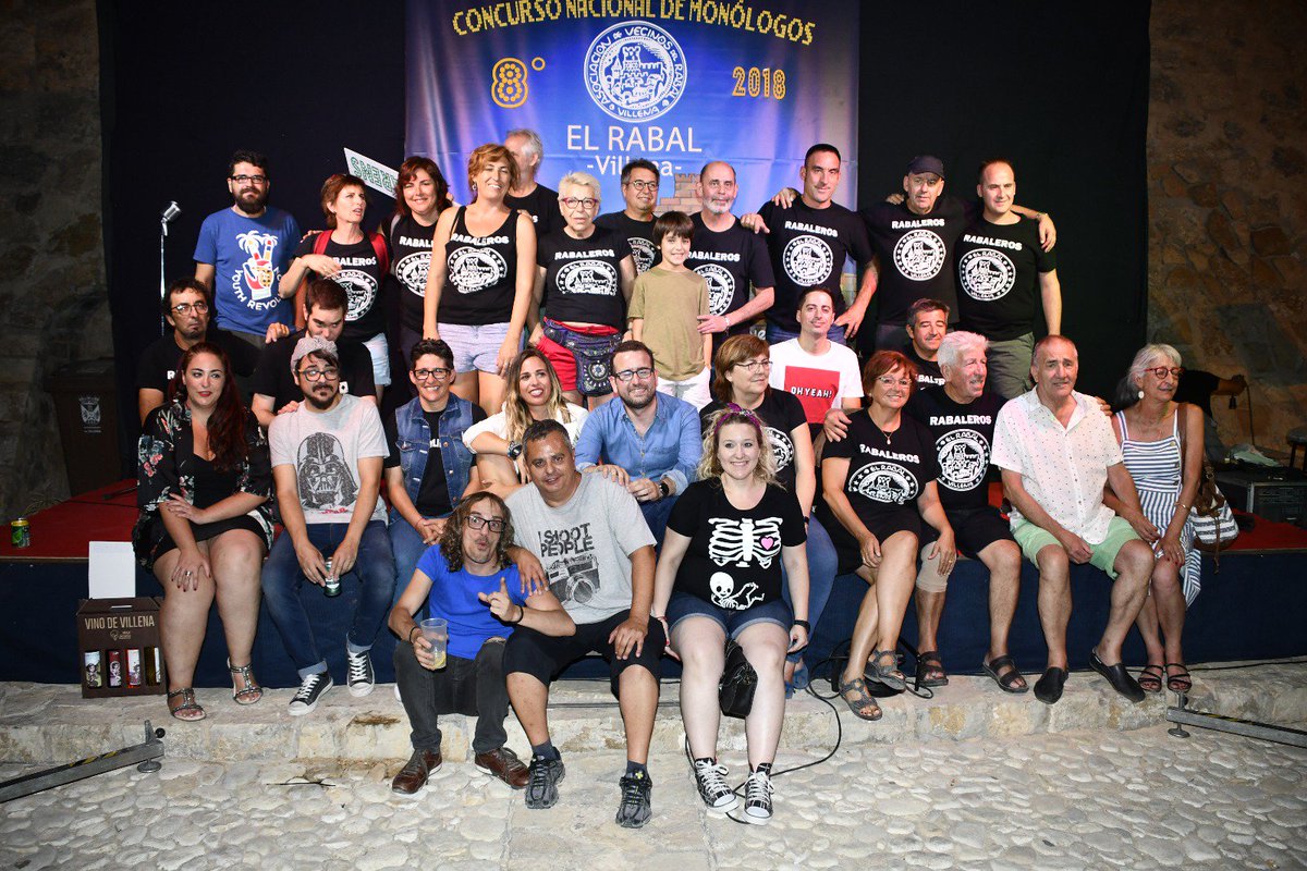 Inolvidable noche de #monólogos ayer en #Villena Y ya van 8!! Muy grandes <a href="/elRabalVillena/">AVV el Rabal Villena</a> y concursantes! villenacuentame.com/2018/08/grandi…