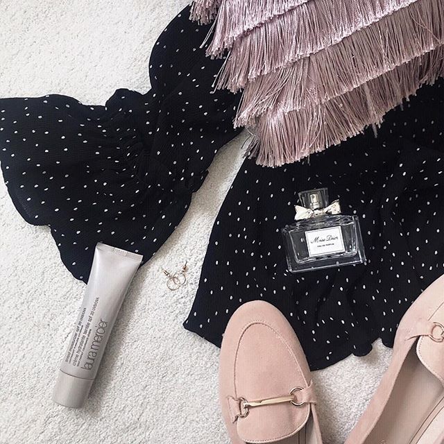 OlivettInterior's tweet image. S U N D A Y • Off to mooch around homesense and then the rest of the day will be spent getting some more of my #BAID assignments done. Hopefully there will be some scrummy food thrown in there at some point too, because what’s a Sunday without some o… ift.tt/2vj0J61