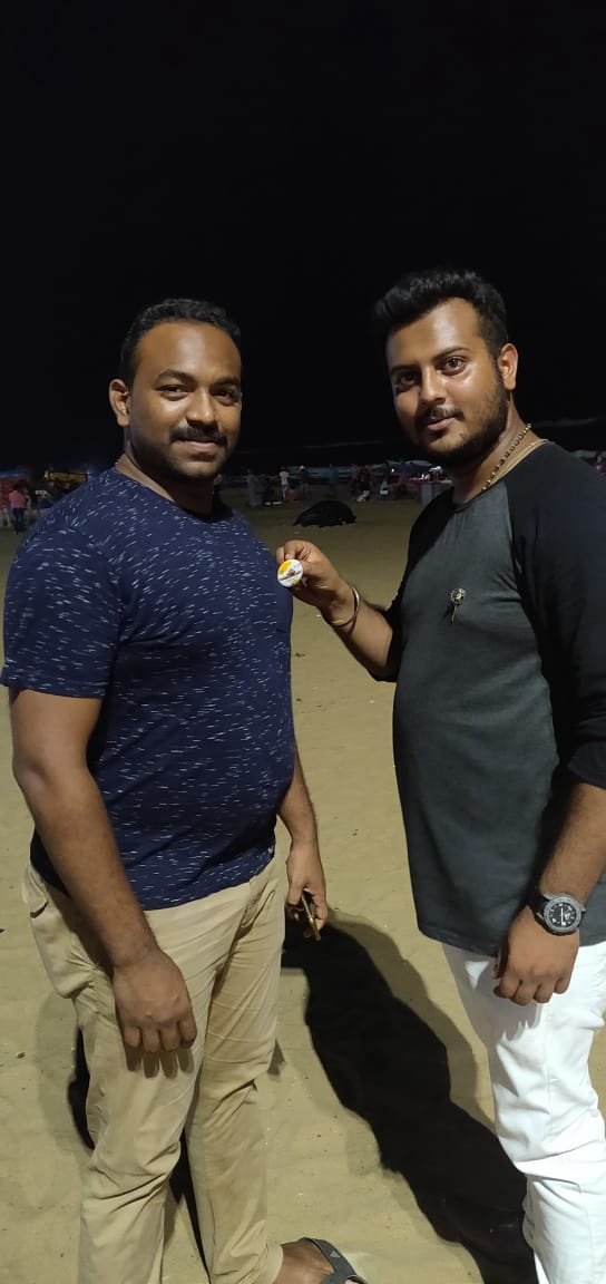 ClubKeonjhar's tweet photo. Our president @PahiSoham exchanging pin with rotaractors from Shri Jagannath Dham.
#Puri
#Keonjhar
#SpreadingSmiles
#Kendujhar
#rackeonjharcity
#Rotaract
#Rotary
#RID3262
#BeTheInspiration https://t.co/xKJc4k6vSY