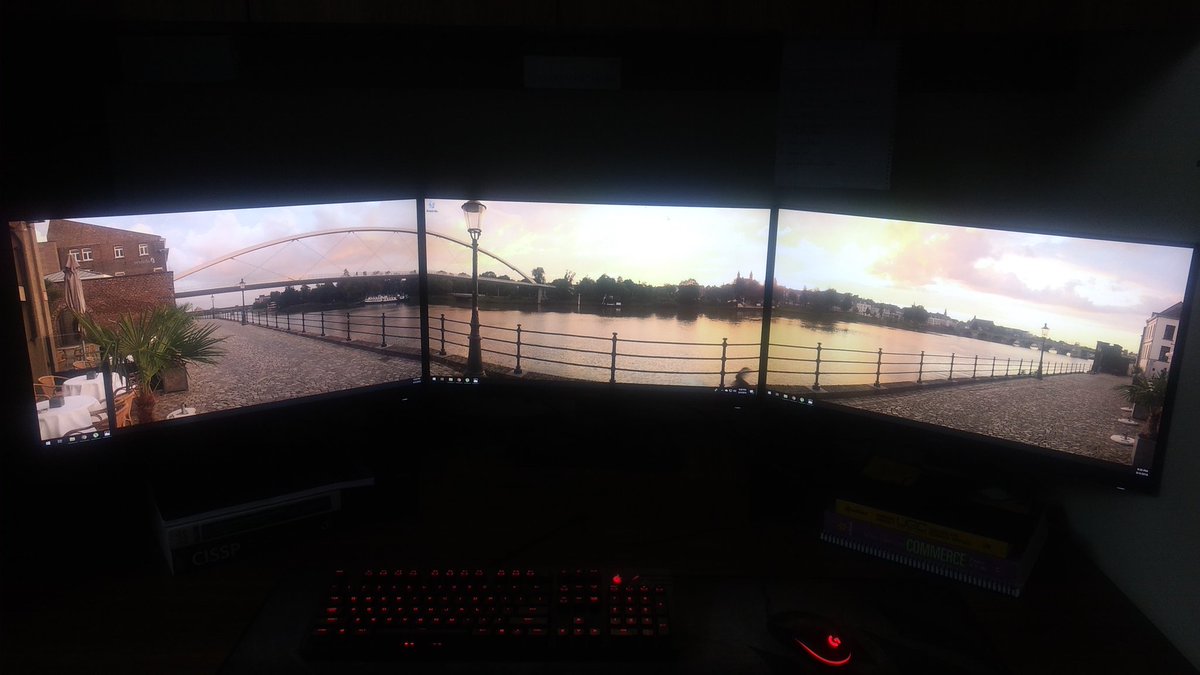 thefirewallguy's tweet photo. Once you go triple, you can't go any lower! #setupwars #benq #slimbezel #productivity https://t.co/7zdKfwnABp