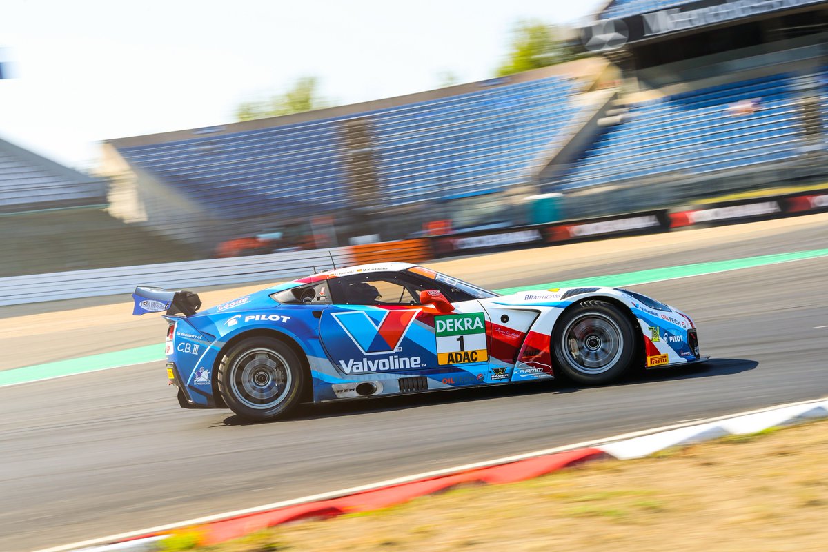 CorvetteMs's tweet photo. From the highs of winning 2x last time out (In Austria), to 2x DNF's this weekend at the @nuerburgring, there is one thing we don't do: Give up! The Drivers Title lead is now down to a single point. A long fight ahead until the end of the season!#NotGivingUpWithoutAFight #C7GT3💪 https://t.co/8CzluioExg
