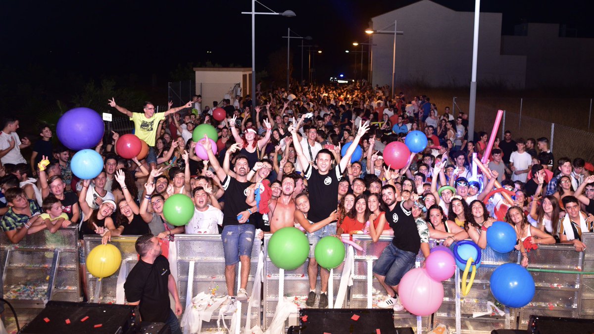 🕺🏻 ANTELLA 💃🏻
Sou pura energíaaaaa!! Fotaka de la nit, en un rato l’àlbum senser en el meu facebook!! Fins prompte 😘😘😘 #SantiBertomeu #OnionAndBack #Antella