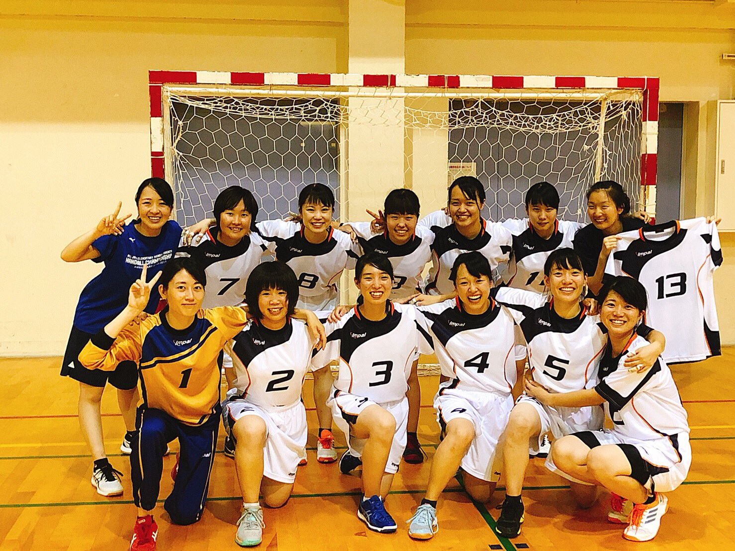 京都教育大学女子ハンドボール部 新しいユニフォームです かっこいい T Co Ysdb3uwkgk Twitter