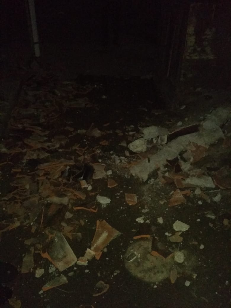vikinglombok's tweet photo. Info banyak rumah anggota kami dan tetangganya roboh.. Tetap saling jaga semeton.. Insya Allah kita tetap kuat,ttp istigfar 😭 https://t.co/ueJy1es5an