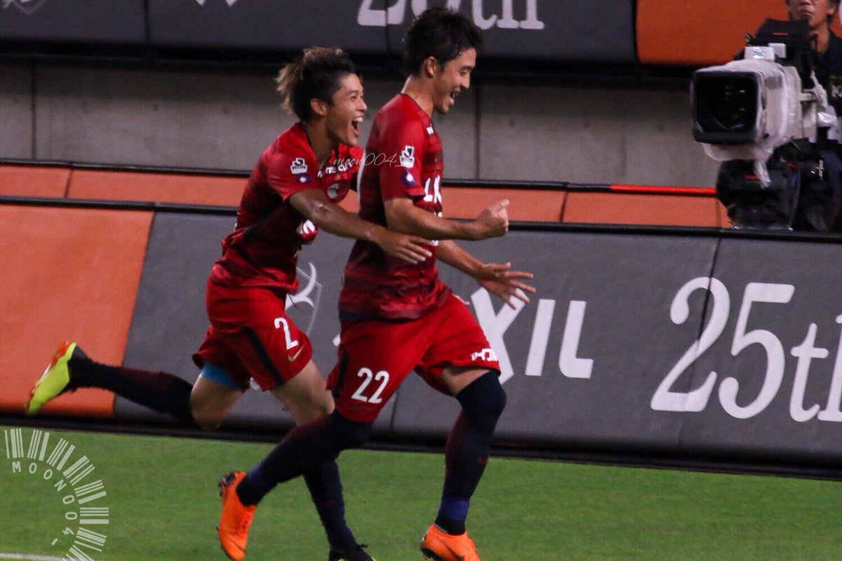 moon004_'s tweet photo. 俺、かっけーーー！！！
大伍さん、かっけーーー！！！！！

篤人さん、ヘッドロックしたまま引きずってる(笑)
#西大伍 #内田篤人 https://t.co/8QVEt95FoJ