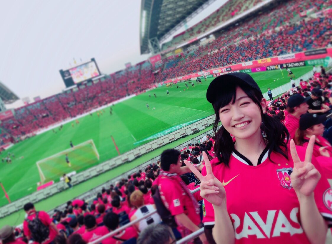 前島亜美 Official マネージャーさん御一行と 人生初のサッカー観戦に行きました 浦和レッズ V ファーレン長崎 最っ高に熱かった です ドキドキが止まらなかった めちゃめちゃかっこよかった ˊᵕˋ Urawareds 浦和レッズ Wearereds