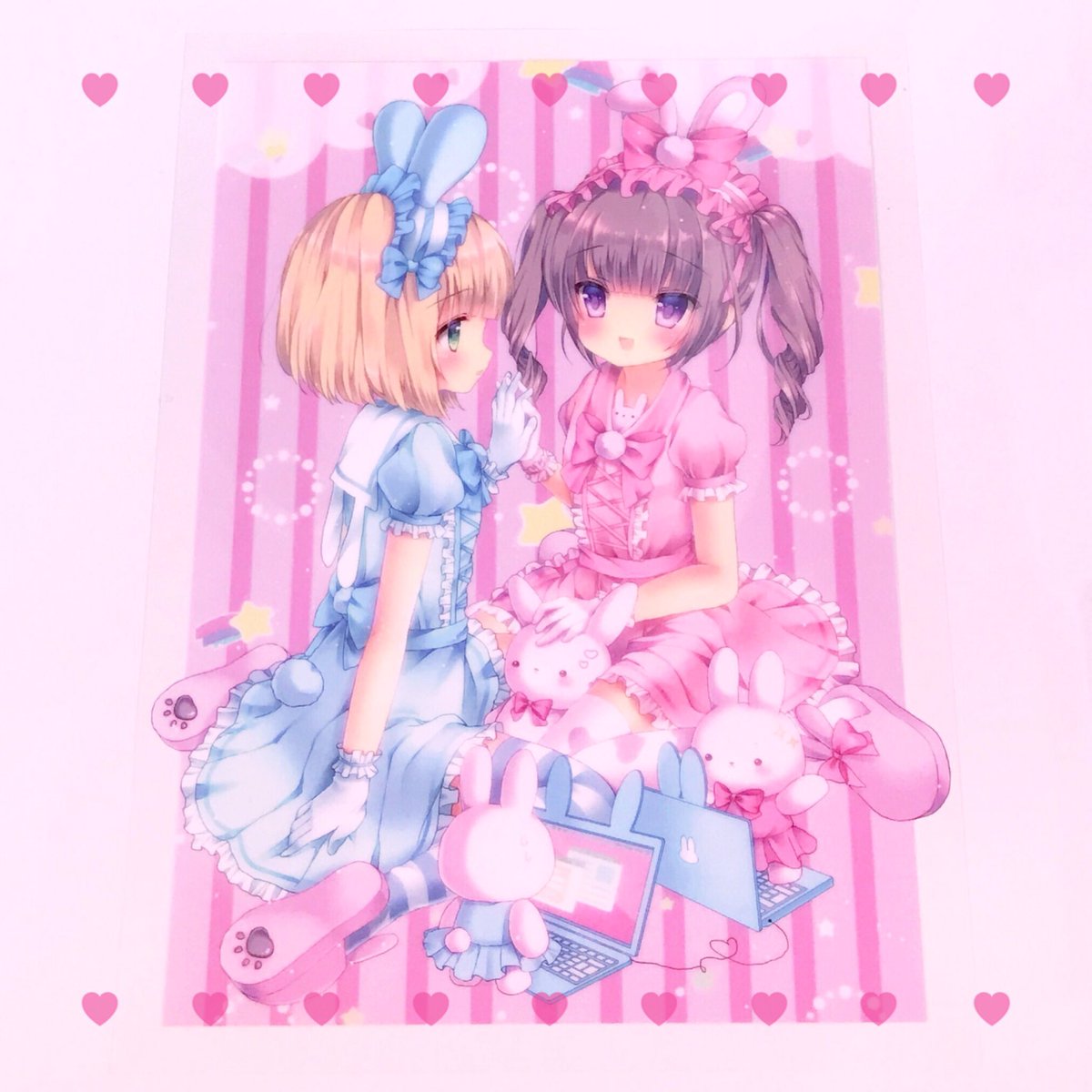ゆゆこ Fanboxプレ企画中 新作グッズ クリアポスター サイズ とポストカードです ポスター は背景が少し透ける仕様になってます ポストカードは特殊紙で印刷したので近くで見るとラメが入ってます ついでに名刺も新しくしました こちらも ゆゆこ Fanboxプレ企画中 新作グッズ クリアポスター サイズ とポストカードです ポスター は背景が少し透ける仕様になってます ポストカードは特殊紙で印刷したので近くで見るとラメが入ってます ついでに名刺も新しくしました こちらも