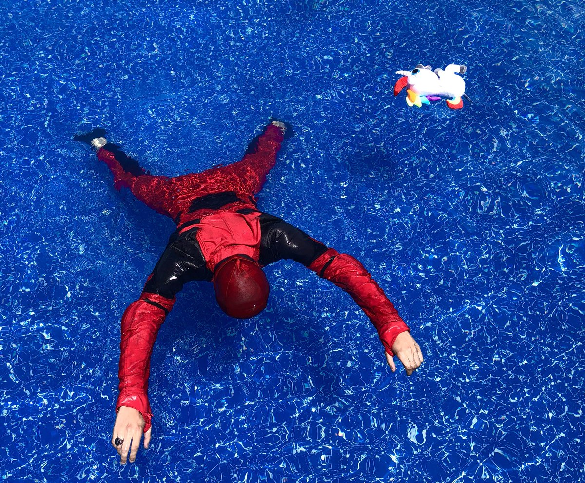 FaceCandySFX's tweet photo. This is how I felt last night. Deadpool... dead in a pool 😂 #GISH https://t.co/0YQw9f3JHm