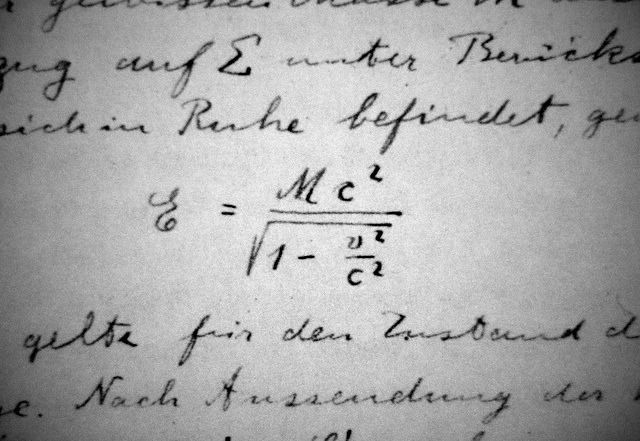 fermatslibrary's tweet image. The first time Albert Einstein wrote down E=mc²