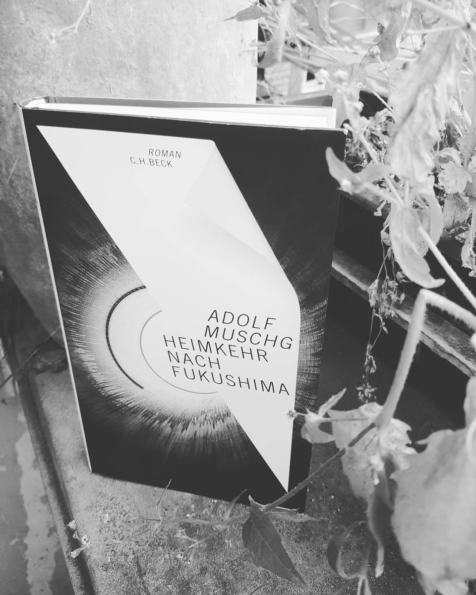 torsten_hesse's tweet photo. Mit #adolfmuschg nach #fukushima - ob das gut geht? ;)
Mehr schreibe ich hier: https://t.co/L3rYd1wm7Z
#lesesommer #roman #adolfmuschg #chbeck #japan #fukushima #lebennachdemgau #überleben #atomenergieneindanke #japanliebe #lesen #leselust #lesenswert #literatur https://t.co/mOSWq3JGiT