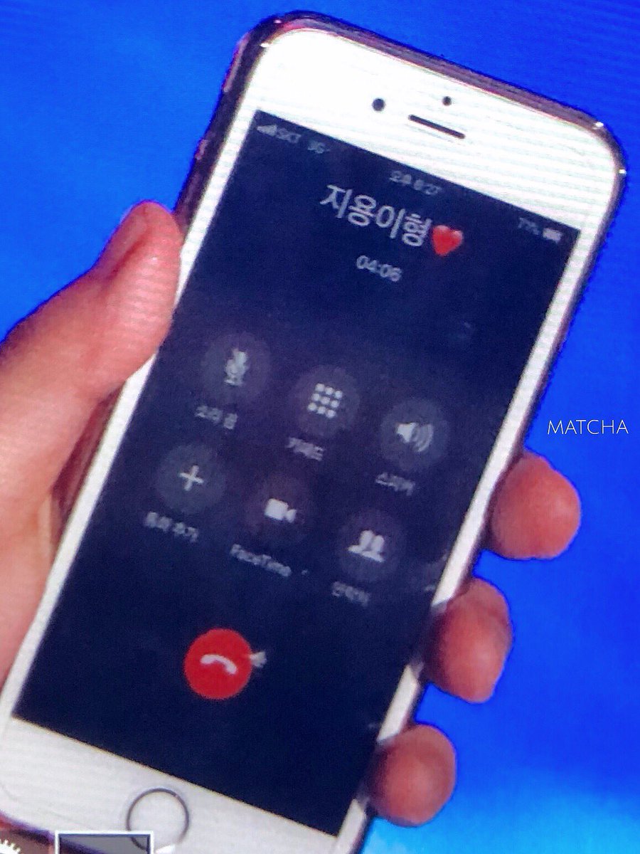 _m8gd's tweet photo. ライブ中に"지용이형❤️"と電話？？

にょんとり最���すぎる( т_т )( т_т )
あーーー。にょんとりに会いたい。cr.pic https://t.co/j0z9QydBct