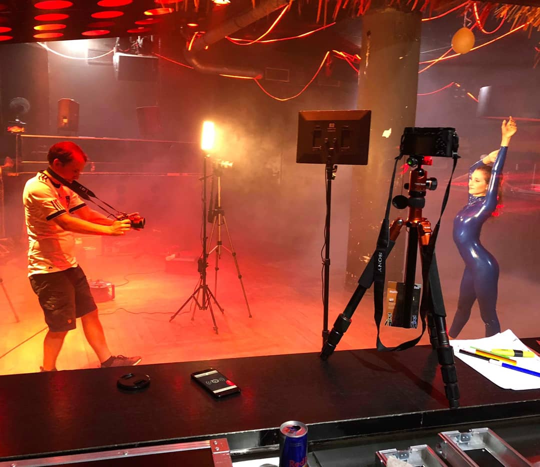 RicciTauscher's tweet image. Video shoot the 2nd- It is a Clubvideo!

Danke nochmal an @moviemaker_munich und Jürgen!
Eure Ricci
Mit @simonolatex 

#videodreh #musicvideo #musikerin #glänzend #model #rtauscher #Ricci #riccit #tauscher #riccitauscher #riccit #model #brunette #followme #likeagirl #follower